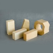 About the structural analysis of refractories